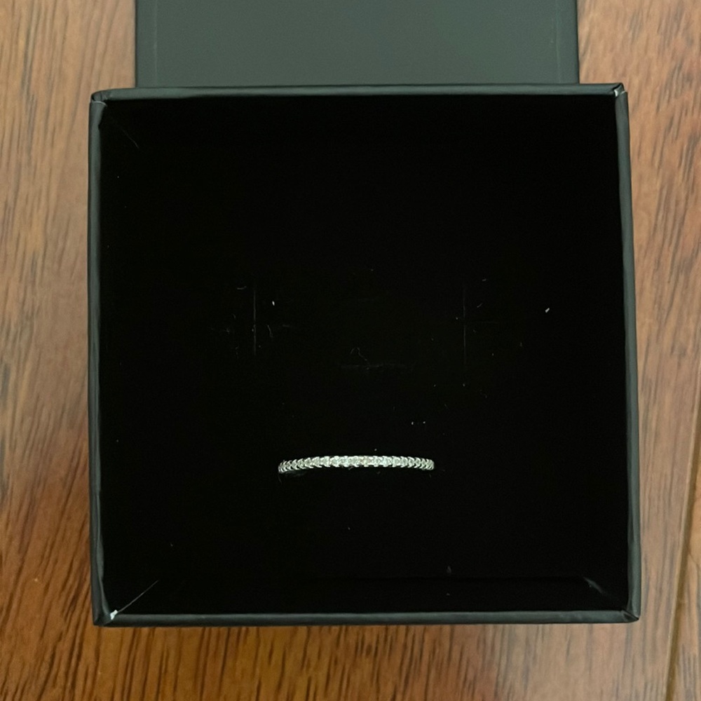 The M Jewelers Essential Pave Band Silver size 8